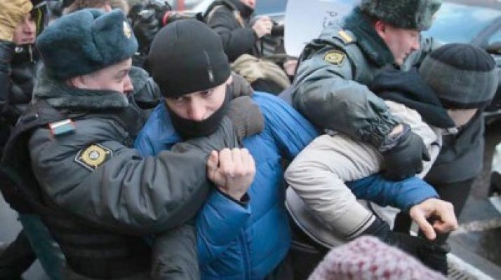 Peste 140 de suspecţi de terorism au fost reţinuţi, în Moscova